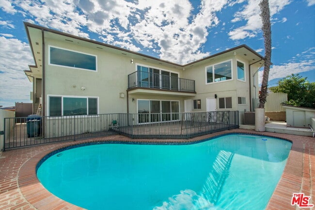 4151 Don Mariano Dr in Los Angeles, CA - Building Photo - Building Photo