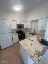 4527-4529 Skyline Blvd in Cape Coral, FL - Foto de edificio - Building Photo