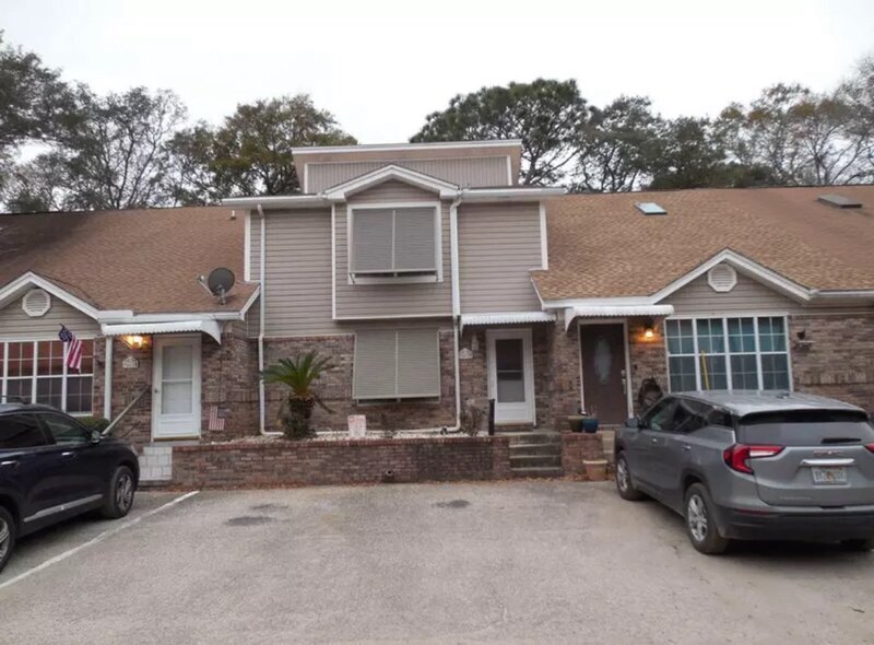 946 Ashley Ln in Fort Walton Beach, FL - Building Photo