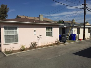 Delores Bungalows in Carson, CA - Building Photo - Building Photo