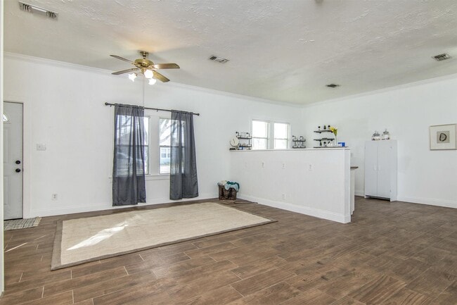 11844 13th St in Santa Fe, TX - Building Photo - Building Photo