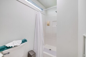 414 S Holladay Dr in Seaside, OR - Building Photo - Building Photo