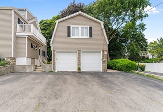 11 Ballard St in Saugus, MA - Foto de edificio - Building Photo