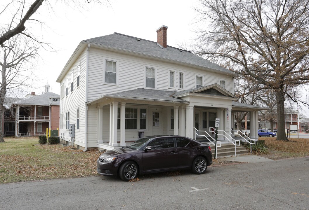 Ridge Top Apartments in Leavenworth, KS - Building Photo