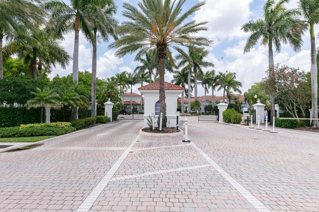 120 Villa Cir in Boynton Beach, FL - Building Photo