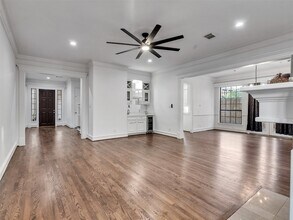 2525 Nantucket Dr in Houston, TX - Building Photo - Building Photo