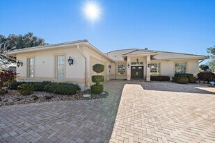 6708 Drewrys Bluff in Bradenton, FL - Building Photo