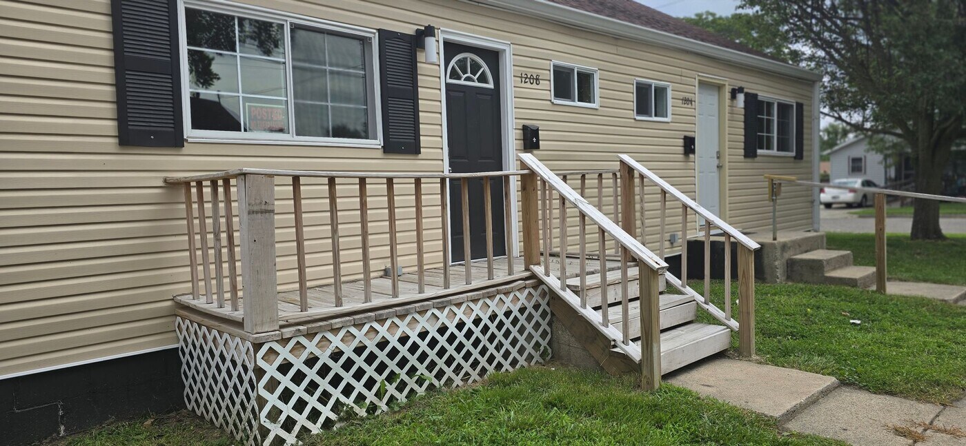 1208 W 22nd St in Anderson, IN - Building Photo