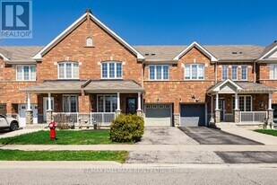 33 Tomabrook Crescent in Brampton, ON - Building Photo
