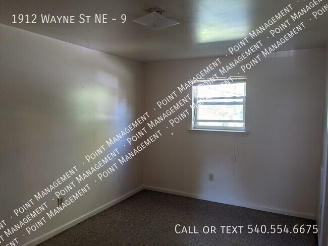 1912 Wayne St NE-Unit -9 in Roanoke, VA - Foto de edificio - Building Photo