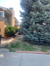 9407 W 64th Way in Arvada, CO - Foto de edificio - Building Photo