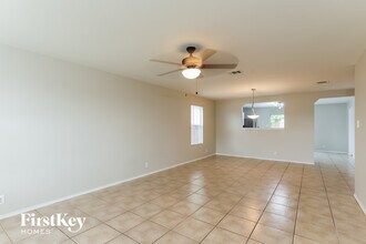 111 Quince Flower in San Antonio, TX - Foto de edificio - Building Photo