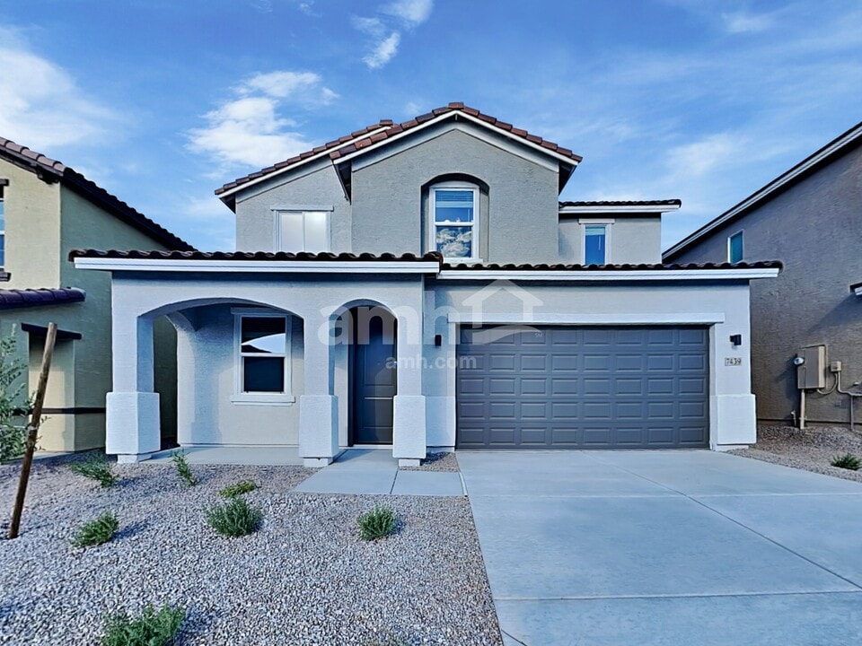 2600 N Wyatt Dr in Tucson, AZ - Building Photo