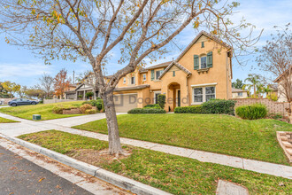 2138 Dana Cir in Corona, CA - Foto de edificio - Building Photo