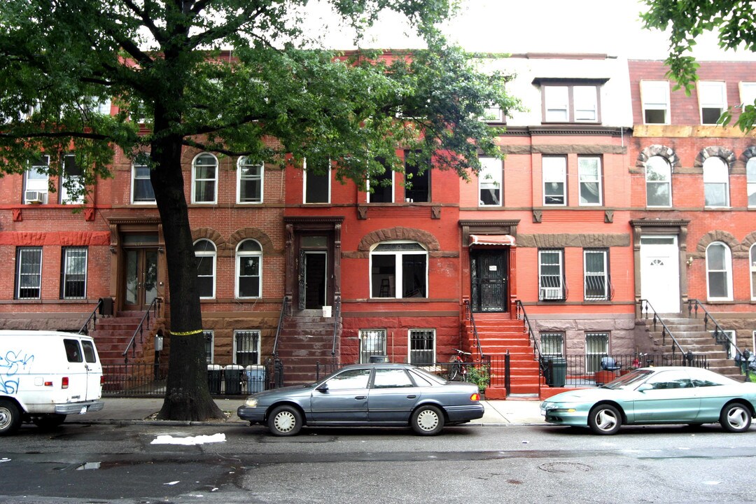 631 Prospect Pl in Brooklyn, NY - Building Photo