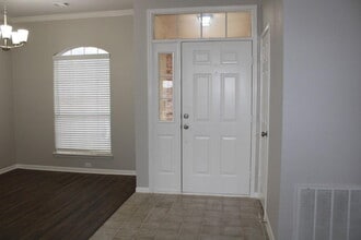 6213 Covington Dr in Rowlett, TX - Foto de edificio - Building Photo