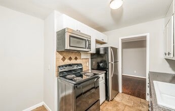 2468 Watson Rd in Birmingham, AL - Building Photo - Building Photo