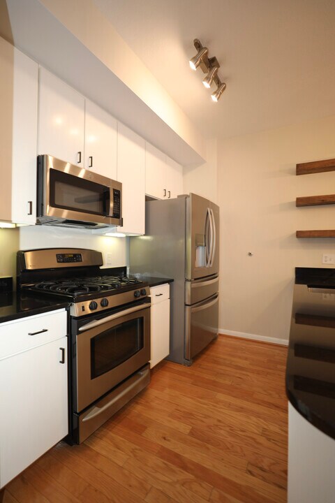 1001 L St NW, Unit 704 in Washington, DC - Building Photo