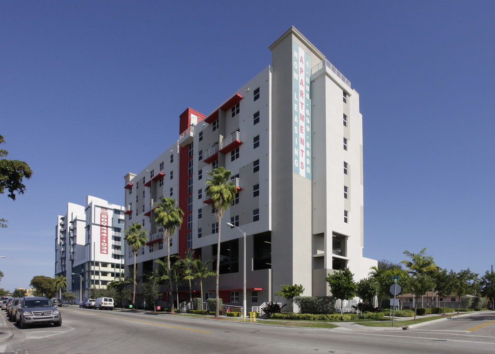 Poinciana Grove in Miami, FL - Foto de edificio