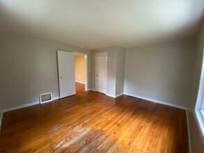 1316-1318 Baker Dr in Kalamazoo, MI - Building Photo - Building Photo