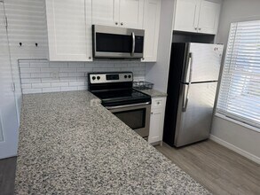 6109 Carlton Ave in Sarasota, FL - Building Photo - Building Photo