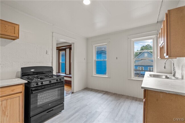 148 Lilac St in Syracuse, NY - Building Photo - Building Photo