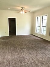 1004 Ave F in Moody, TX - Building Photo - Building Photo