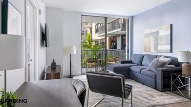 3830 NW 11th St in Miami, FL - Foto de edificio - Building Photo