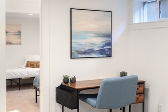 9438 N Portsmouth Ave in Portland, OR - Building Photo - Building Photo