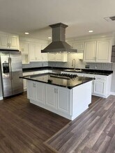495 Queen Anne Dr in Chula Vista, CA - Foto de edificio - Building Photo
