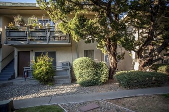 Southwood Place Apartments in Vacaville, CA - Foto de edificio - Building Photo