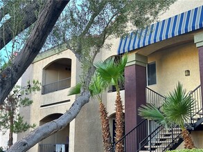 7885 W Flamingo Rd in Las Vegas, NV - Building Photo - Building Photo