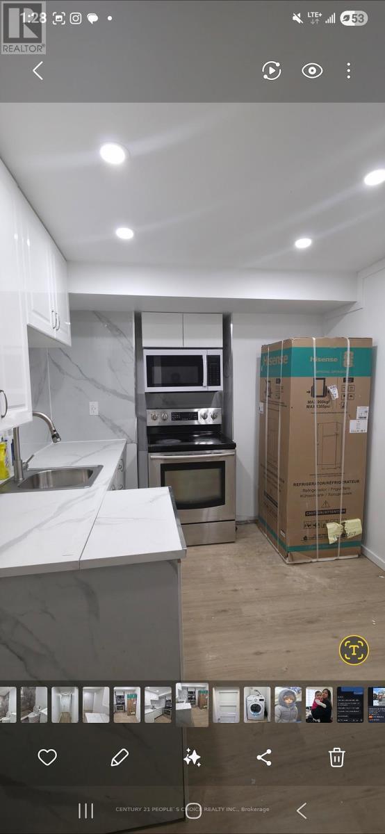 582 Strouds Ln in Pickering, ON - Building Photo - Building Photo