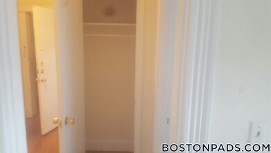 1148 Commonwealth Ave, Unit 33 in Boston, MA - Building Photo - Building Photo