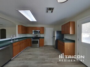 228 Fall Creek Dr in Kyle, TX - Building Photo - Building Photo