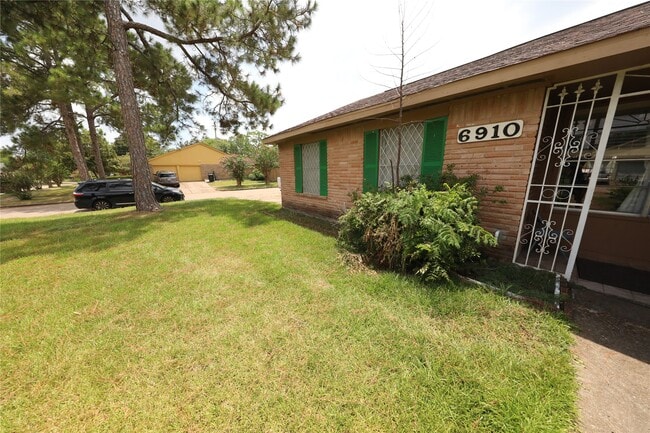 property at 6910 Pella Dr