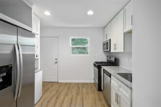 1170 Greenwich St SW in Atlanta, GA - Building Photo - Building Photo