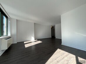 70 Battery Pl in New York, NY - Building Photo - Building Photo