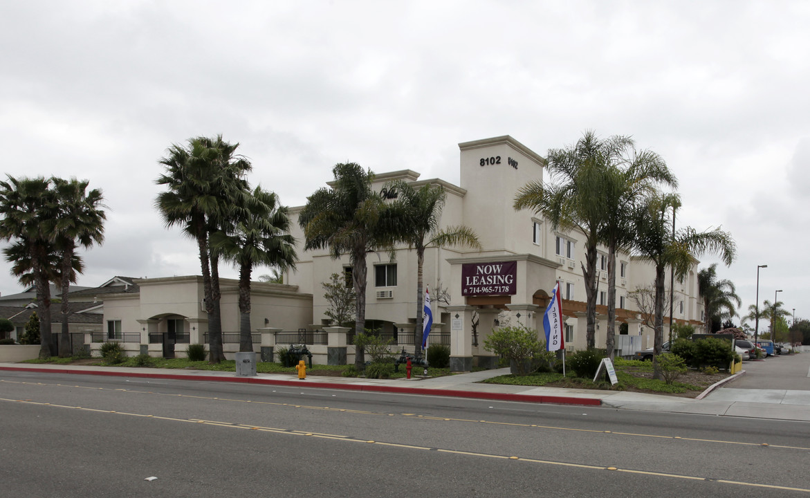 Beachview Villa in Huntington Beach, CA - Building Photo