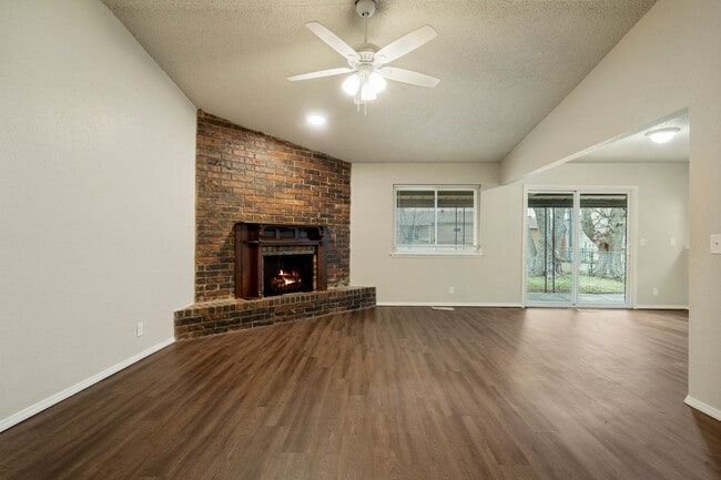 12220 E 15th St in Tulsa, OK - Building Photo - Building Photo
