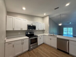 13298 Blytheville Ave in Port Charlotte, FL - Building Photo - Building Photo