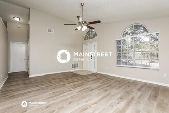 3007 E Beaumont Ln in Eustis, FL - Building Photo - Building Photo