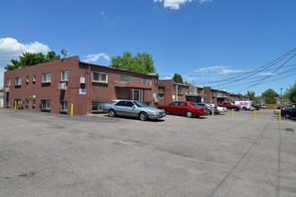 11910 E 14th Ave in Aurora, CO - Building Photo - Building Photo