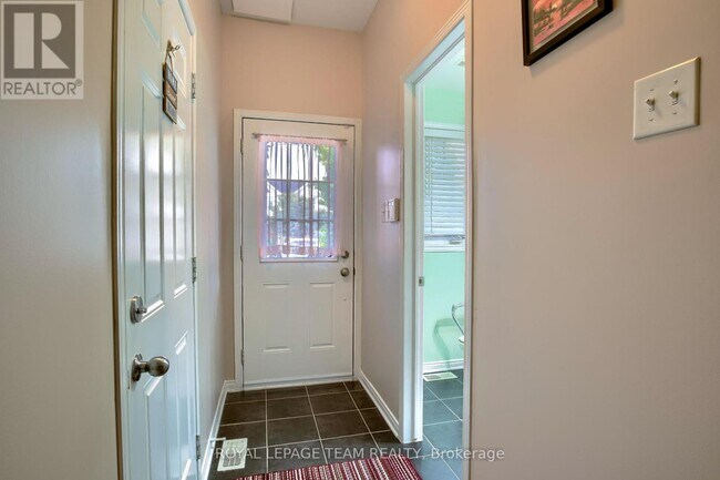 169 Romina St in Ottawa, ON - Building Photo - Building Photo
