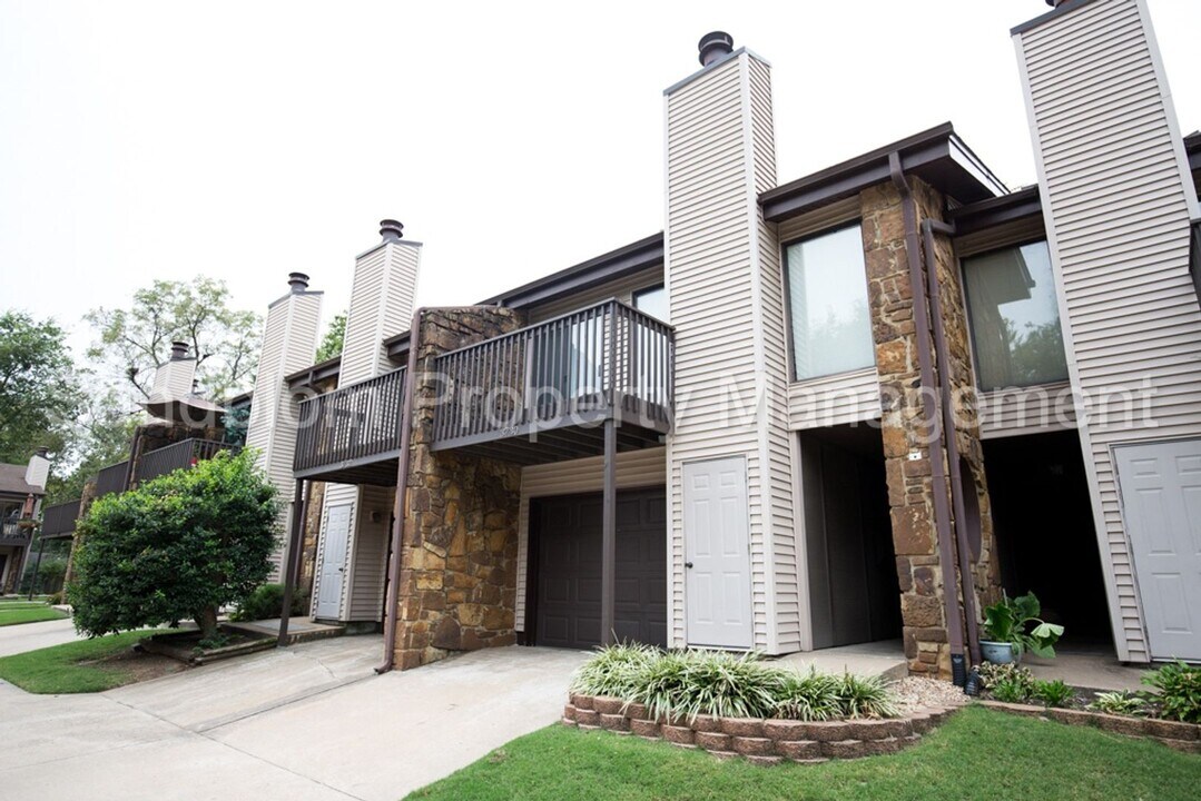 3730 S Madison Ave in Tulsa, OK - Building Photo