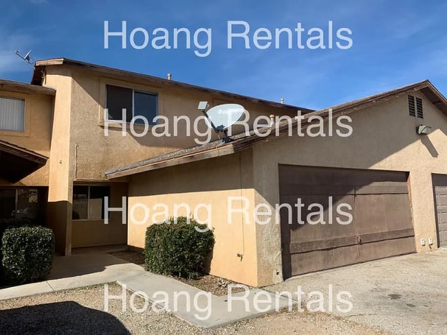 21369 Nisqually Rd in Apple Valley, CA - Foto de edificio - Building Photo