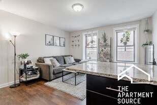 1505 W Fullerton Ave, Unit 2R in Chicago, IL - Building Photo