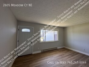 2605 Meadow Ct NE in Lancaster, OH - Building Photo - Building Photo