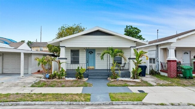 2404 Corrine St in Tampa, FL - Building Photo - Building Photo