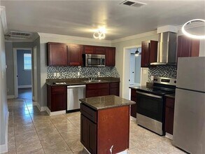 2716 Riverland Dr in Chalmette, LA - Foto de edificio - Building Photo